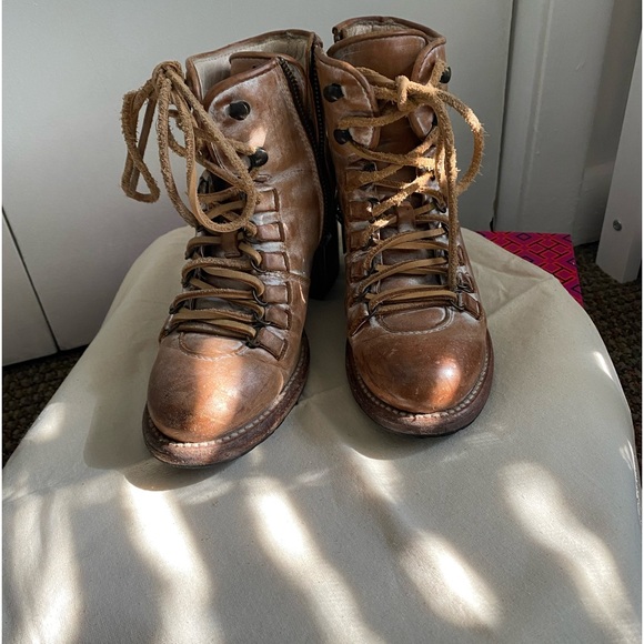 Freebird Devin Boots - Picture 2 of 6